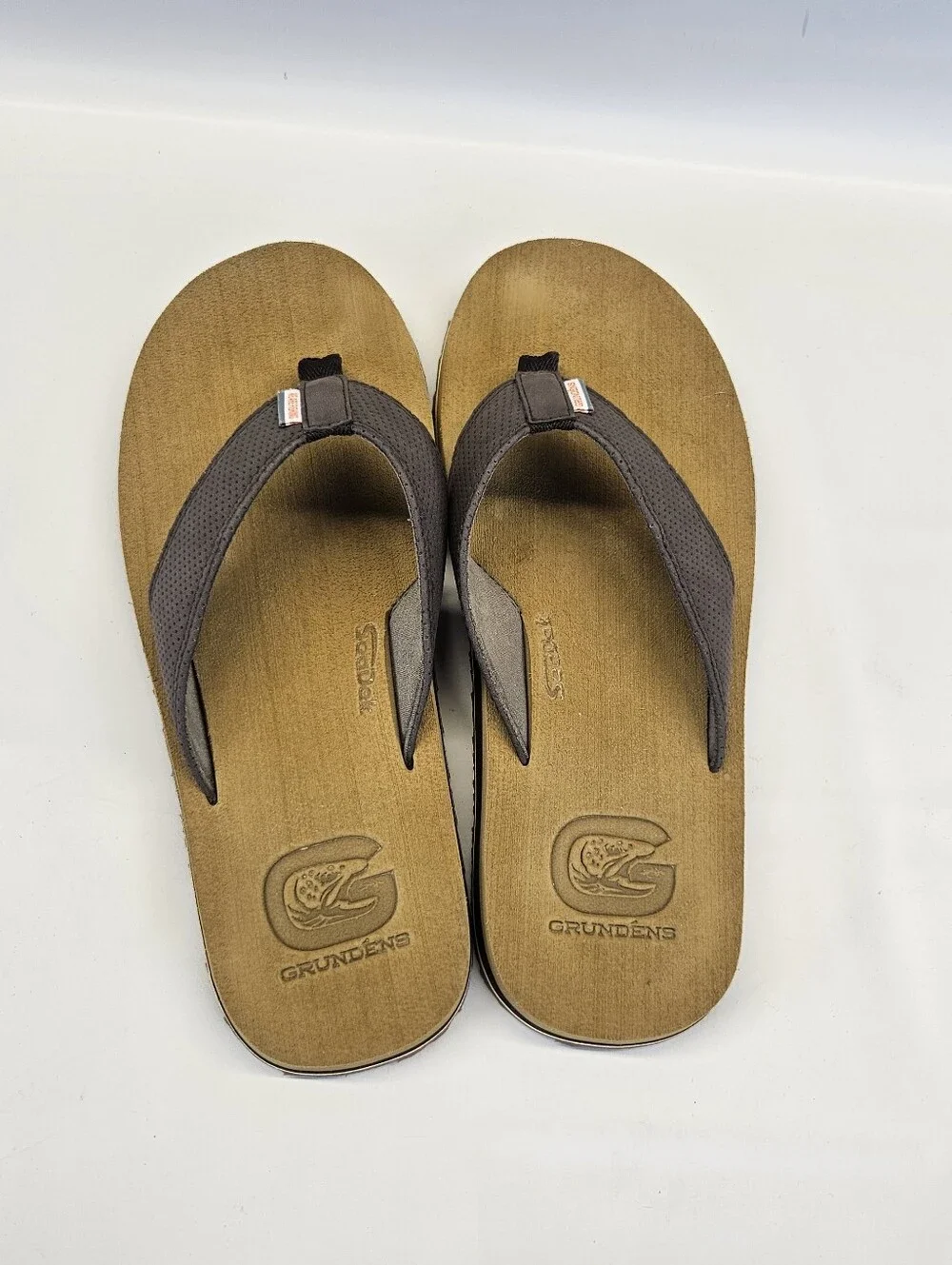Grundens Sandals SeaDek Flip Flops Mens Size 11 Brown Post Toe Vacation Beach